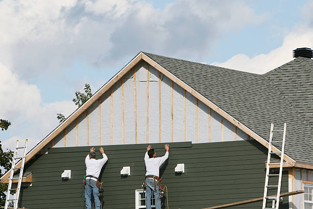 Professional Siding Replacement technician working in Mount Morris, IL